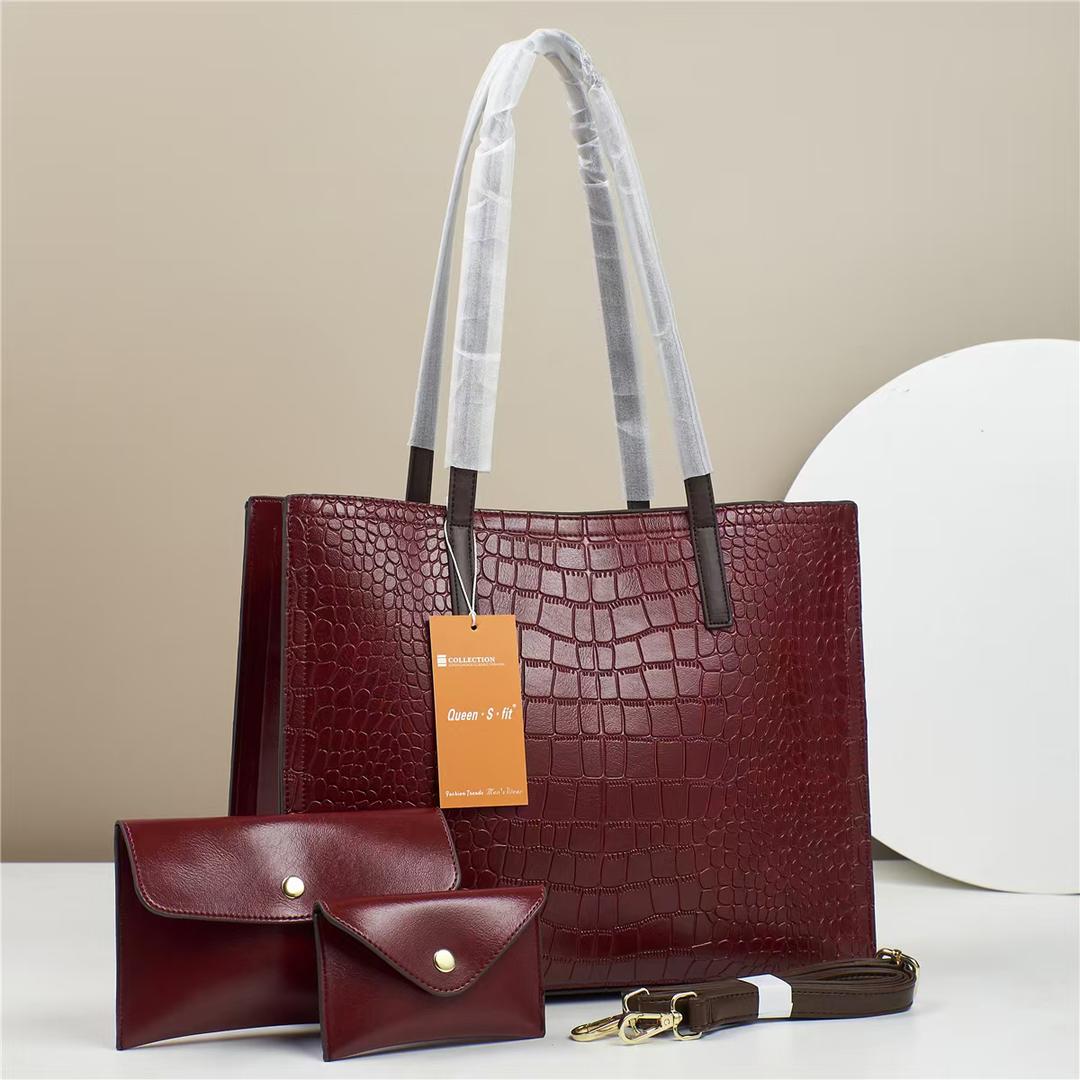 Queen S Tote Handbag